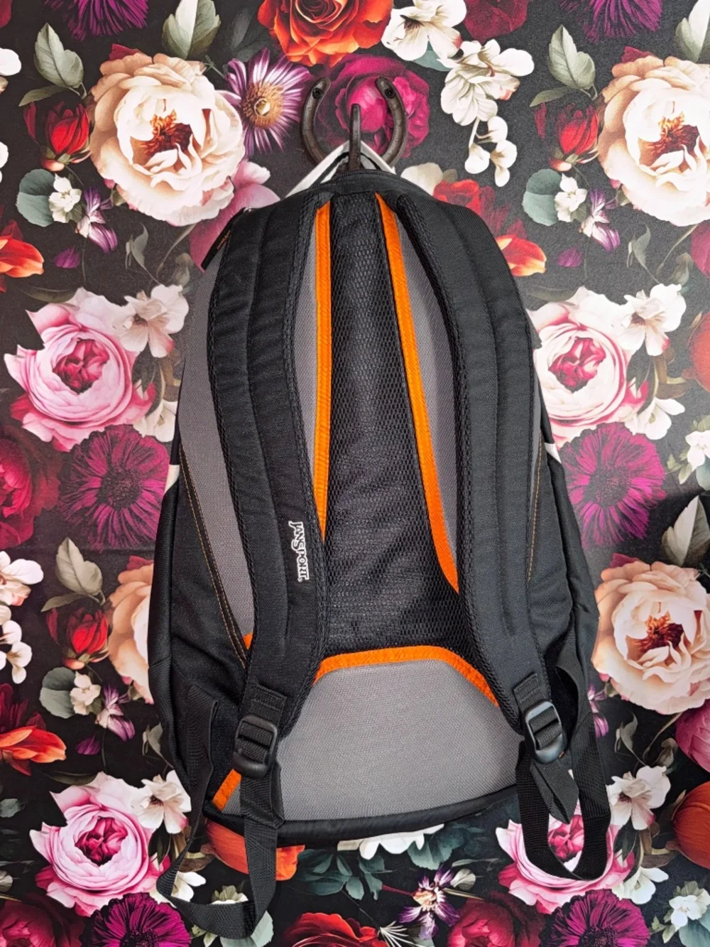 Jansport white black